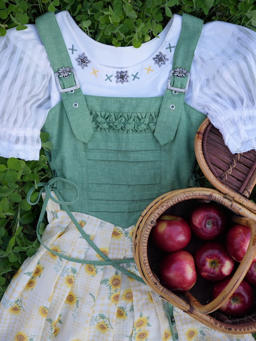Vintage Dirndl Set, Oktoberfest, Festival, Whimsy, Cottagecore, Sunflower Print